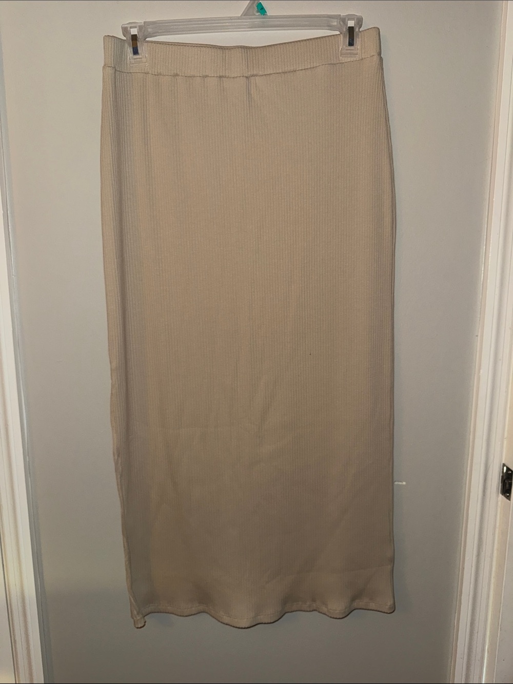Old Navy Light Beige Ribbed Maxi Skirt
